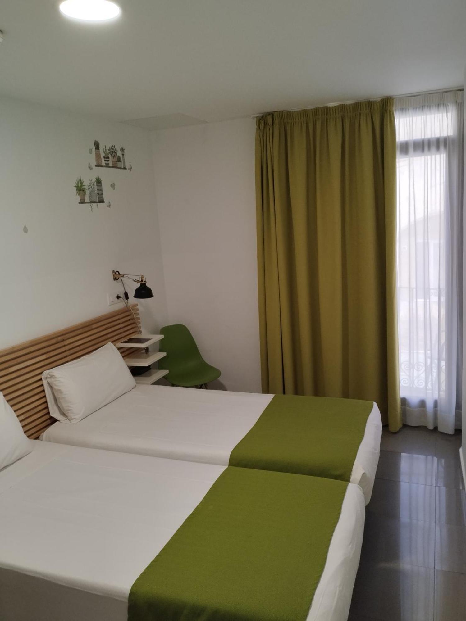 Hostal La Terrassa Barcelona Rum bild