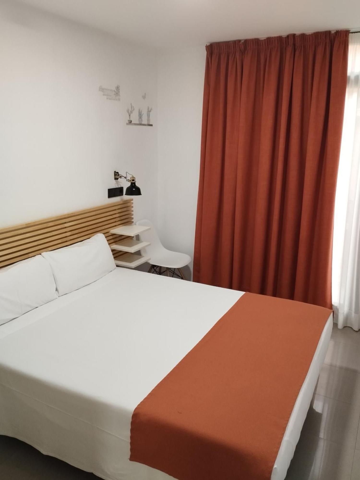 Hostal La Terrassa Barcelona Rum bild