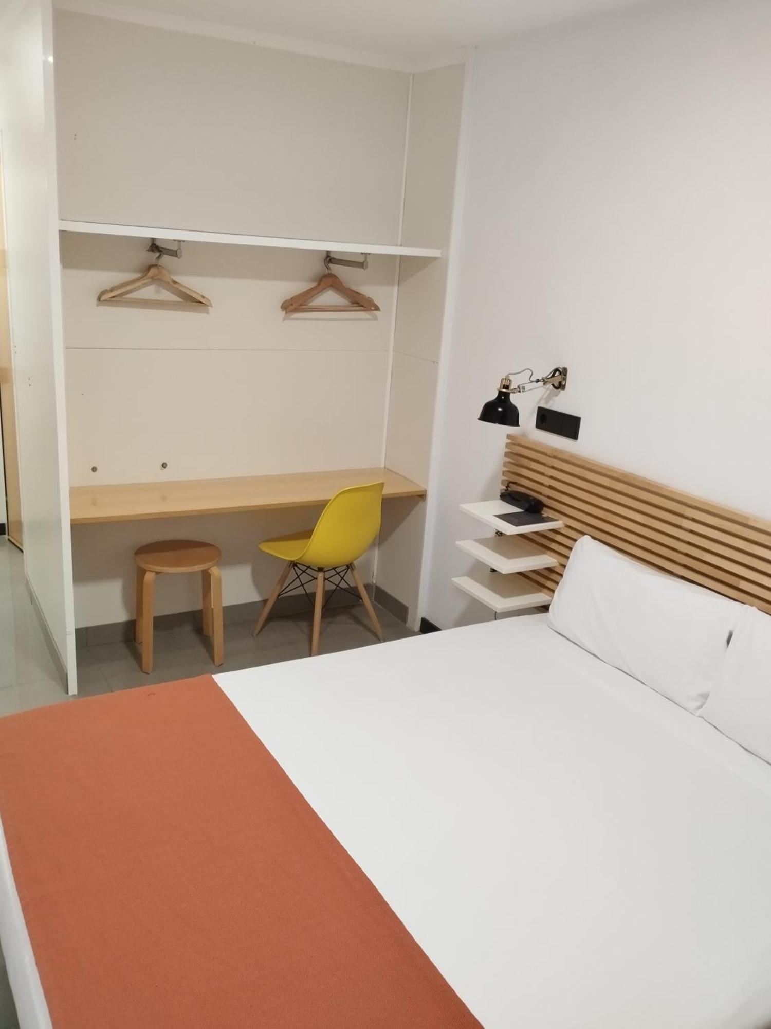 Hostal La Terrassa Barcelona Rum bild