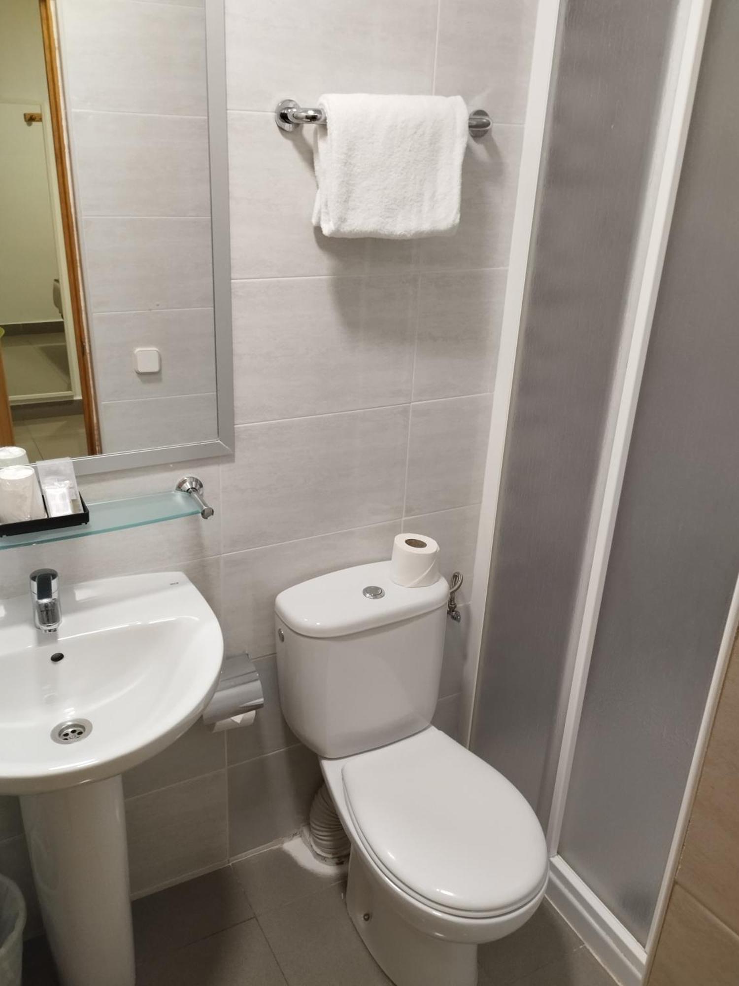 Hostal La Terrassa Barcelona Rum bild